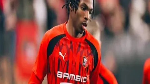 霍伊伦回应贴脸开大C罗言论：非有意冒犯，C罗粉丝一枚