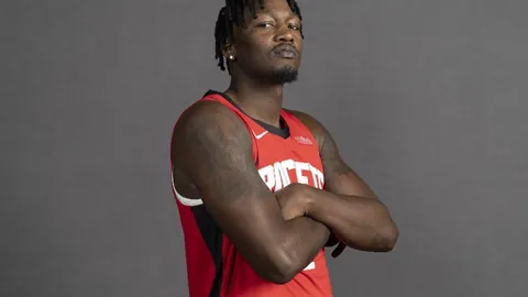 利物浦客场击败狼队，萨拉赫关键射门助球队领跑积分榜